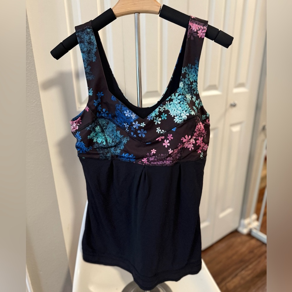 lululemon athletica Run Tame Me Black Tank Top with Blue and Pink Floral EUC 10